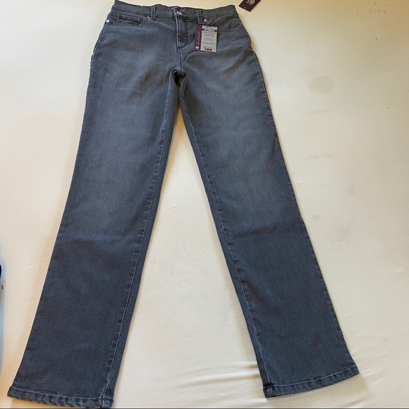 Gloria Vanderbilt Denim - NWT Grey Gloria Vanderbilt Amanda Jeans in Grey